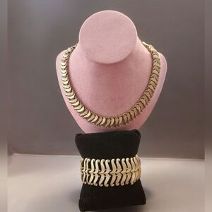 Vintage 1960s Signed Kramer Brushed Gold Tone Necklace and Earring Set  J1-32